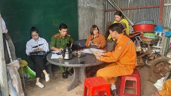 Tiết kiệm điện rất cần sự chung tay của khách hàng