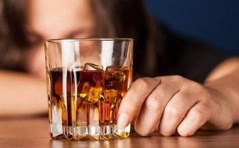 Có phải người nhóm máu O uống bia rượu thường đỏ mặt?