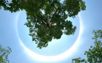 Tại sao hiện tượng hào quang mặt trời kỳ lạ liên tục xuất hiện tại miền Bắc?