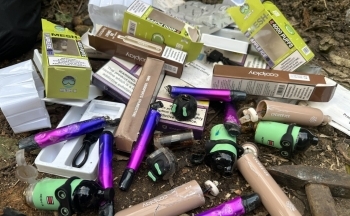 Thái Nguyên: Tiêu hủy 110 chiếc vape nhập lậu đang bày bán trên Facebook