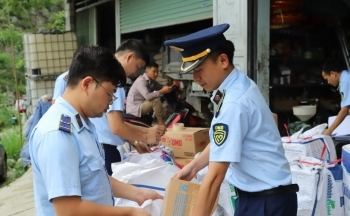 Hà Giang: Tạm giữ hơn 50.000 sản phẩm bột giặt, dầu gội có dấu hiệu giả mạo nhãn hiệu