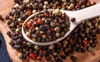 Giá hồ tiêu 'sốt' lên đỉnh lịch sử: Nguyên nhân do đâu và liệu còn tăng đến mức nào?