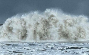 Dự báo thời tiết biển hôm nay 24/6/2024: Mưa dông, gió mạnh sóng lớn trên biển