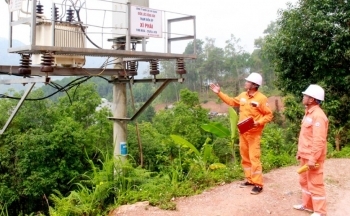 Điện lực Đồng Văn đảm bảo cung cấp điện trong mùa mưa bão