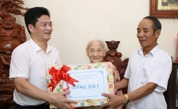 Chủ tịch nước Tô Lâm ký quyết định tặng quà nhân Ngày Thương binh Liệt sĩ