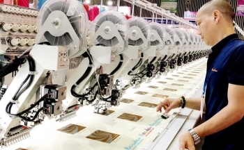 PMI tăng lên 54,7 điểm, ngành sản xuất Việt Nam cải thiện mạnh mẽ