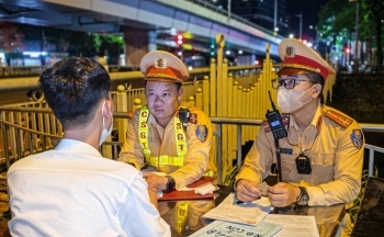Tài xế có thể bị tước bằng lái trên VNeID khi vi phạm giao thông