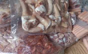 Hà Nam: Phát hiện 73kg mề gà, xúc xích lợn không rõ nguồn gốc