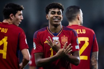 EURO 2024: Kỷ lục gia trẻ tuổi Lamine Yamal và tình yêu gia đình vô bờ bến