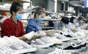 Doanh nghiệp da giày lo ứng phó với Cơ chế điều chỉnh biên giới carbon (CBAM)