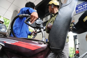 Giá xăng dầu hôm nay ngày 7/8/2024: Giá dầu phục hồi sau nhiều tháng ở mức thấp nhất