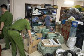 Hà Nội: Hai vợ chồng ở Đông Anh bán hàng giả thương hiệu nổi tiếng