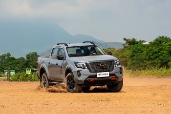 Review xe ô tô: Nissan Navara phiên bản mới 2024 có gì đặc biệt?