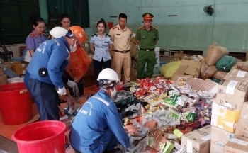 Bắc Giang: Tiêu hủy hàng hóa vi phạm bị tịch thu có trị giá trên 850 triệu đồng