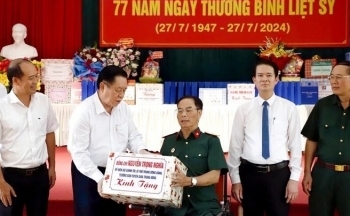 Trưởng Ban Tuyên giáo Nguyễn Trọng Nghĩa thăm Trung tâm Điều dưỡng người có công tỉnh Phú Thọ
