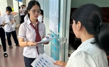 Đồng Nai: Nam sinh bị cô ruột đầu độc bằng xyanua được đặc cách tốt nghiệp Trung học phổ thông