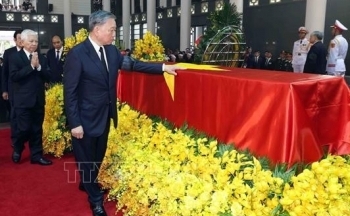 Đoàn Chủ tịch nước viếng Tổng Bí thư Nguyễn Phú Trọng