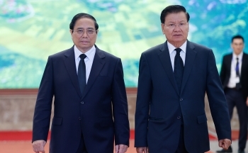 Thủ tướng Phạm Minh Chính gặp Tổng Bí thư, Chủ tịch nước Lào