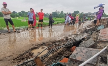 Tường bao công trình đình làng 24 tỷ ở Hà Nội đổ sập: Hé lộ dấu hiệu bất thường