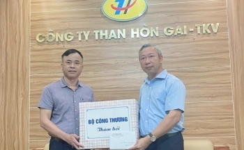 Bộ Công Thương thăm hỏi thân nhân, chỉ đạo khắc phục vụ tai nạn hầm lò tại Công ty Than Hòn Gai