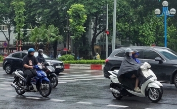 Dự báo thời tiết ngày mai 2/8/2024: Bắc Bộ mưa rào có dông, mưa giảm về đêm