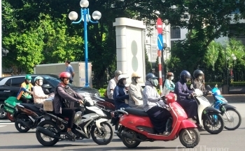 Dự báo thời tiết ngày mai 7/8/2024: Ban ngày nắng nóng gay gắt, chiều tối có mưa dông