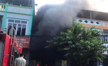 Lào Cai: Võ đường bốc cháy, khói đen bao trùm khu dân cư