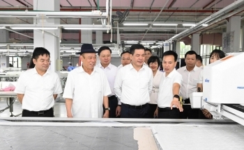 Bộ trưởng Nguyễn Hồng Diên làm việc tại Công ty TNG Thái Nguyên