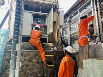 PC Thừa Thiên Huế: Đảm bảo cấp điện sự kiện 125 năm xây dựng và phát triển chợ Đông Ba