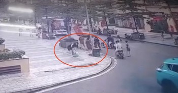 Công an đang điều tra, làm rõ vụ bé trai bị hành hung dã man trước sảnh chung cư ở Hà Nội