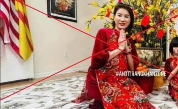 Trang Trần quỳ gối cạnh cờ ba sọc: Đừng vô ơn ''đổ thêm 'dầu vào lửa''
