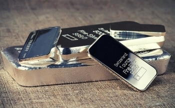 Giá bạc hôm nay 5/9/2024: Bạc thế giới tiếp tục suy yếu