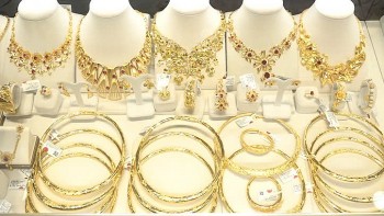 Giá vàng hôm nay 8/9/2024: Vàng trong nước và thế giới bất động