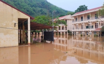 Nhiều trường học miền Bắc dự kiến cho học sinh nghỉ học do mưa lũ