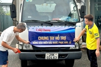 Tình cảm và những món quà thiết thực lên đường đến với người dân vùng lũ