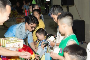 Đà Nẵng: Trao hơn 4.100 suất quà trung thu cho con em công nhân, người lao động