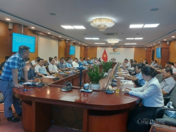 Bộ Công Thương họp với các doanh nghiệp sản xuất, kinh doanh xăng dầu