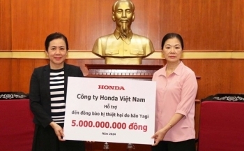 Nhiều tổ chức, cá nhân tiếp tục chung tay ủng hộ đồng bào vùng lũ