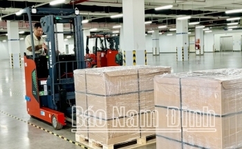 Tập đoàn Quanta xuất khẩu hai lô máy tính xách tay đầu tiên sản xuất tại Nam Định