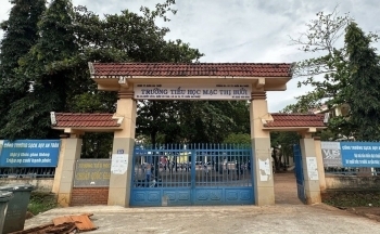 Đắk Lắk: Phụ huynh bức xúc vì đã đóng tiền nhưng học sinh không được mua bảo hiểm y tế