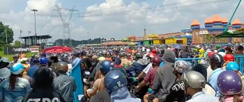 Ngày đầu mở cửa miễn phí, Khu du lịch Đại Nam của CEO Nguyễn Phương Hằng đông nghẹt người