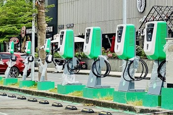 'Cuộc đua' phát triển trạm sạc xe điện: Cần đẩy nhanh việc hoàn thiện hệ thống tiêu chuẩn, quy chuẩn