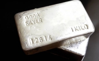 Giá bạc hôm nay 3/10/2024: Bạc ngấp nghé mức kỷ lục, dự báo còn tăng cao