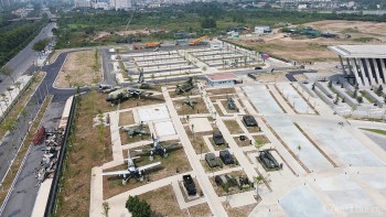 Chùm ảnh: Choáng ngợp với dàn khí tài 'khủng' tại Bảo tàng lịch sử quân sự Việt Nam