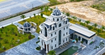 Bất chấp cảnh báo, Đại gia Bình Thuận phải tự tay phá dỡ biệt phủ