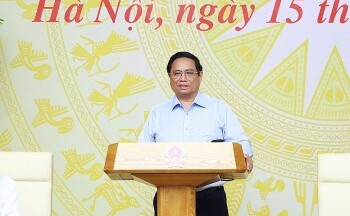 Thủ tướng: Phải giảm thủ tục hành chính, phân cấp, phân quyền mạnh hơn