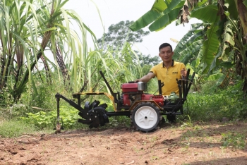 Chàng thanh niên sáng chế máy nông nghiệp từ khát khao thoát cảnh 'cổ cày, vai bừa'