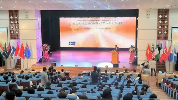 Việt Nam vẫn đứng trước triển vọng kinh tế tích cực