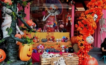 Không khí ‘ma mị’, ‘kỳ bí’ trên phố Hàng Mã trước thềm Halloween