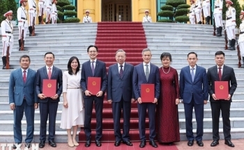 Nhân sự 18/10: Tổng Bí thư trao quyết định bổ nhiệm; Mặt trận Tổ quốc Việt Nam chốt nhân sự lãnh đạo